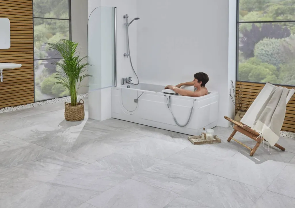 Baignoire à porte avec siège électrique relevant Montana