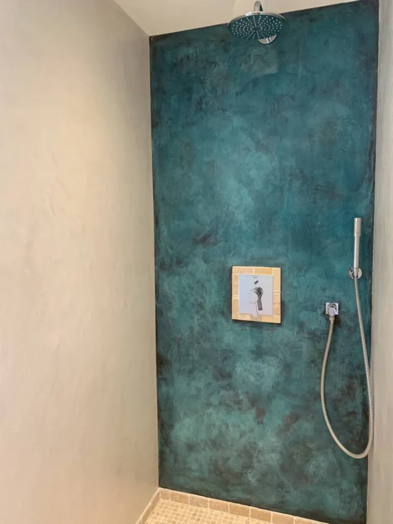 1 chambre avec douche en METAL DECO BRONEZ OXYDE  TERRE DU MONDE 