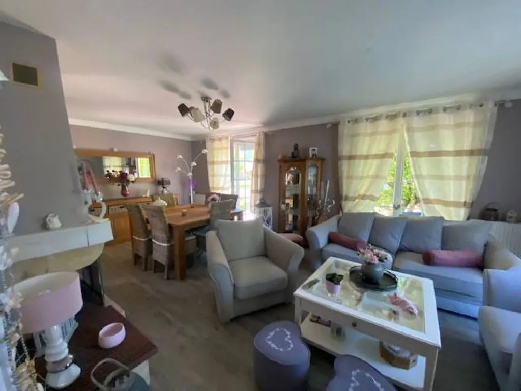 A saisir sur la commune de ST PIERRE DES FLEURS pavillon de 125 m² édifié sur 1000 m² de terrain