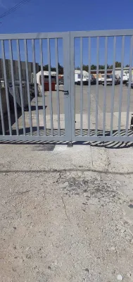 FABRICATION SUR MESURE ET POSE PORTAIL A VENTAUX POUR INDUSTRIE COMMERCE LOGISTIQUE TERCIAIRE MARTIGUES 13