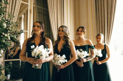 Chic American-style wedding floral design in Paris