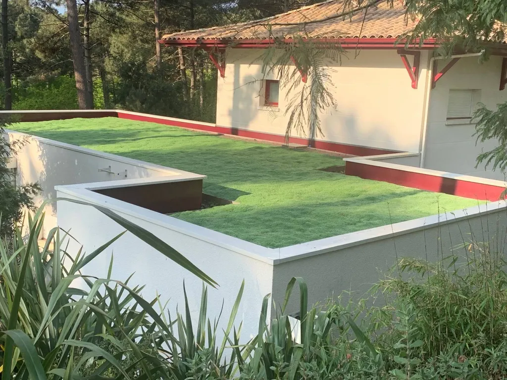 Création de toiture végétale dans ma résidence à Sainte-Eulalie-en-Born