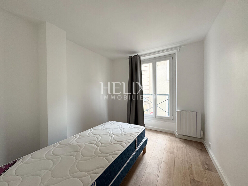 A vendre centre ville à Saint Germain en Laye un appartement avec deux chambres. 