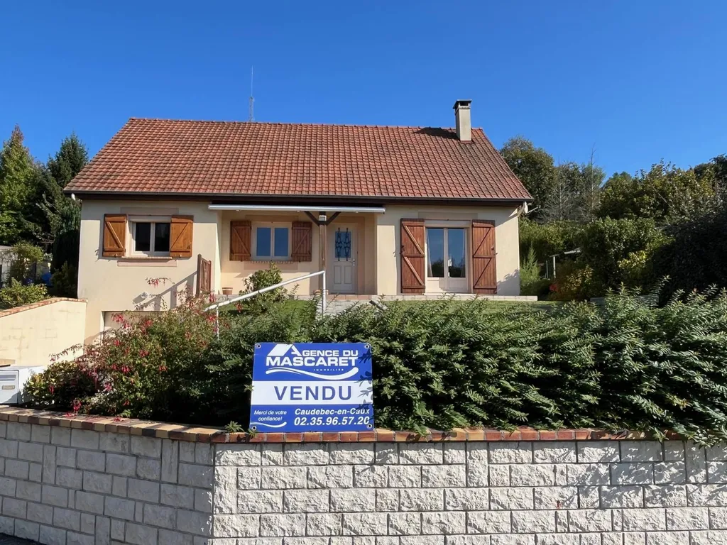 Maison individuelle sur sous-sol complet à vendre à La Mailleraye sur Seine - Centre ville - Excellent état