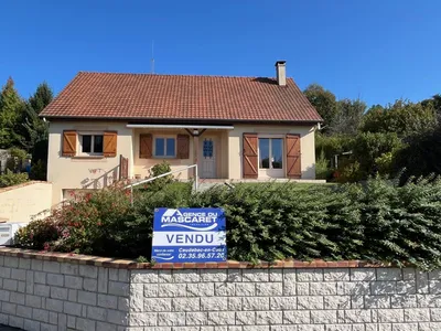 Maison individuelle sur sous-sol complet à vendre à La Mailleraye sur Seine - Centre ville - Excellent état