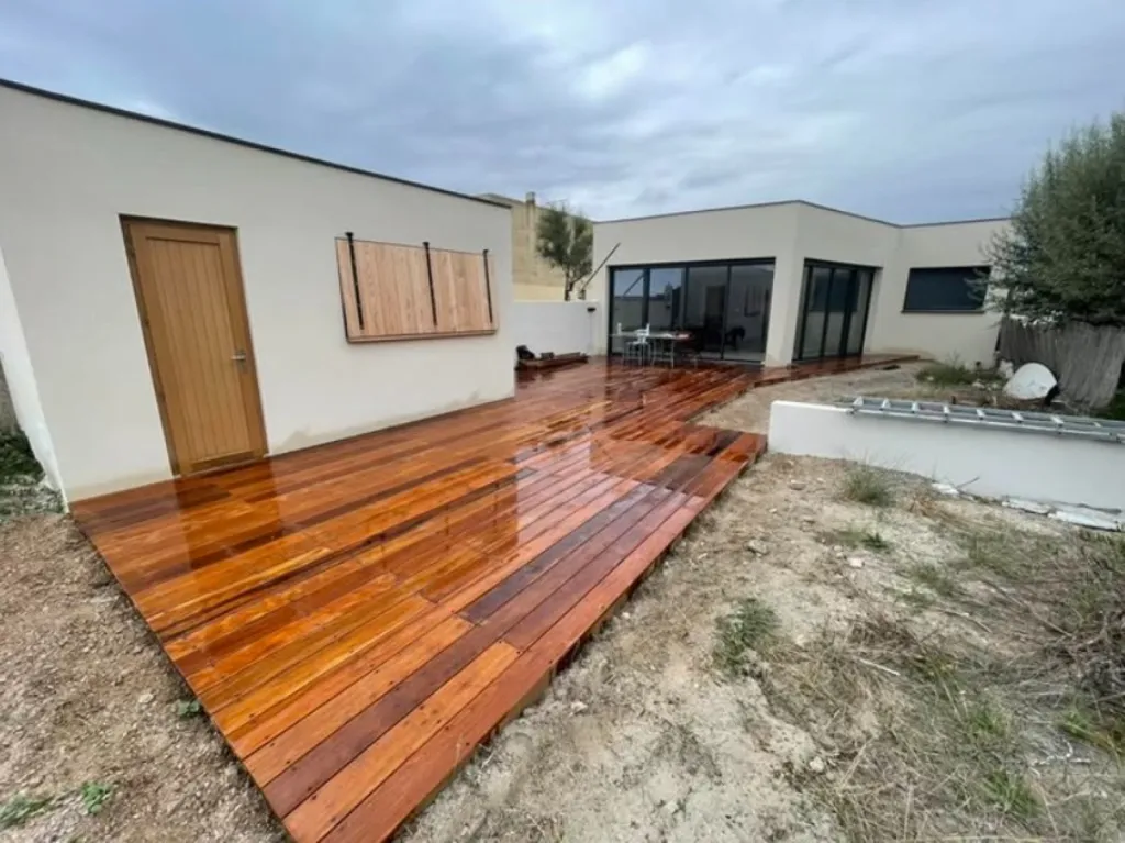 Pose d’une terrasse en bois exotique Ipé à Frontignan-Plage : finition invisible, résistance exceptionnelle et esthétique haut de gamme Pose d’une terrasse en bois exotique Ipé à Frontignan-Plage : finition invisible, résistance exceptionnelle et esthétique haut de gamme