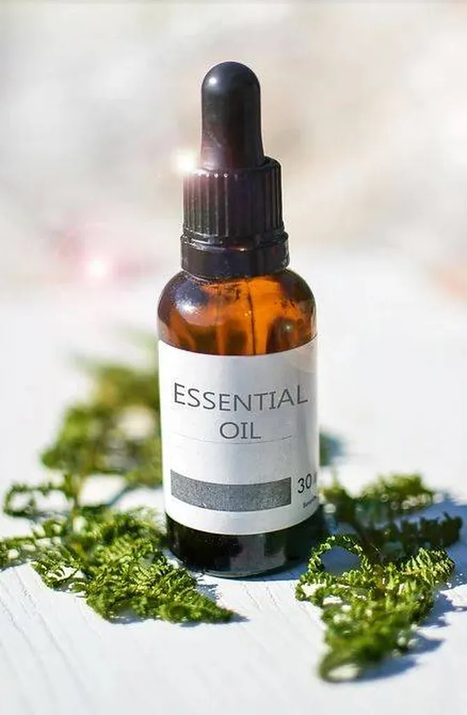 Formulation produit détergent à base d'huiles d'essentielles
