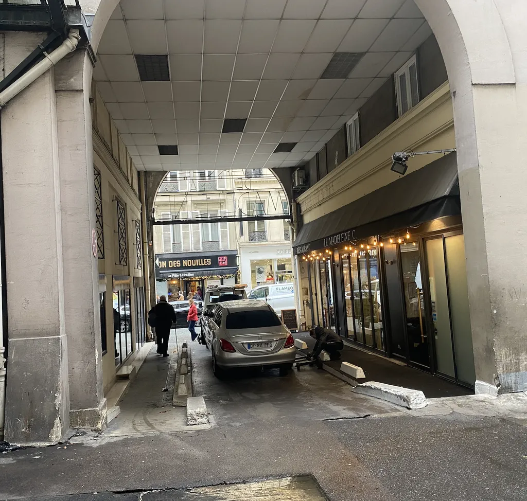 Mise en place de 4 rondes aléatoires par jour avec reporting photo par mail pour immeuble à Paris 8e Madeleine 75008