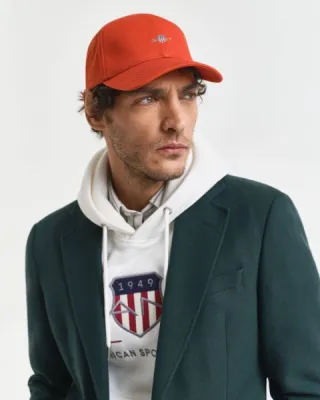 Casquette haute en coton bio GANT - Accessoire emblématique à découvrir chez La Suite by Urban Chic à Dieppe