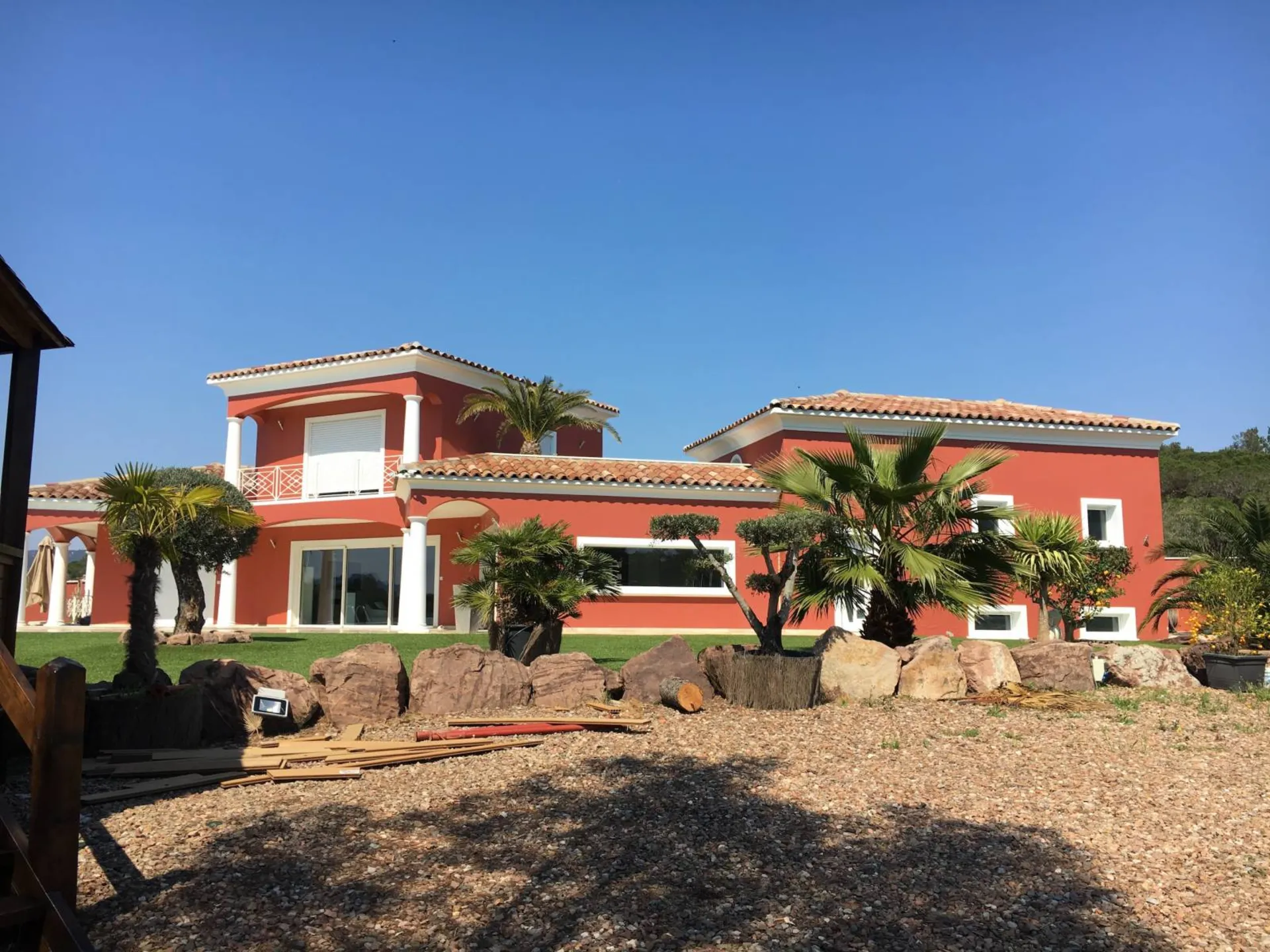 Entreprise de peinture spécialisée dans la façade lisse à Sainte Maxime et Golfe de Saint Tropez Var 83