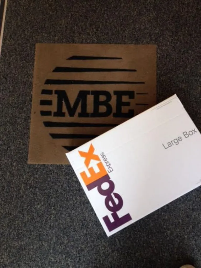 envoi de documents à l'international Fedex et MBE Lyon