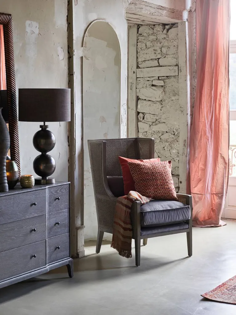 Blanc d'ivoire Mobilier lit chevet luminaires coussins décoration chez Inspirations d'Intérieurs Pertuis 