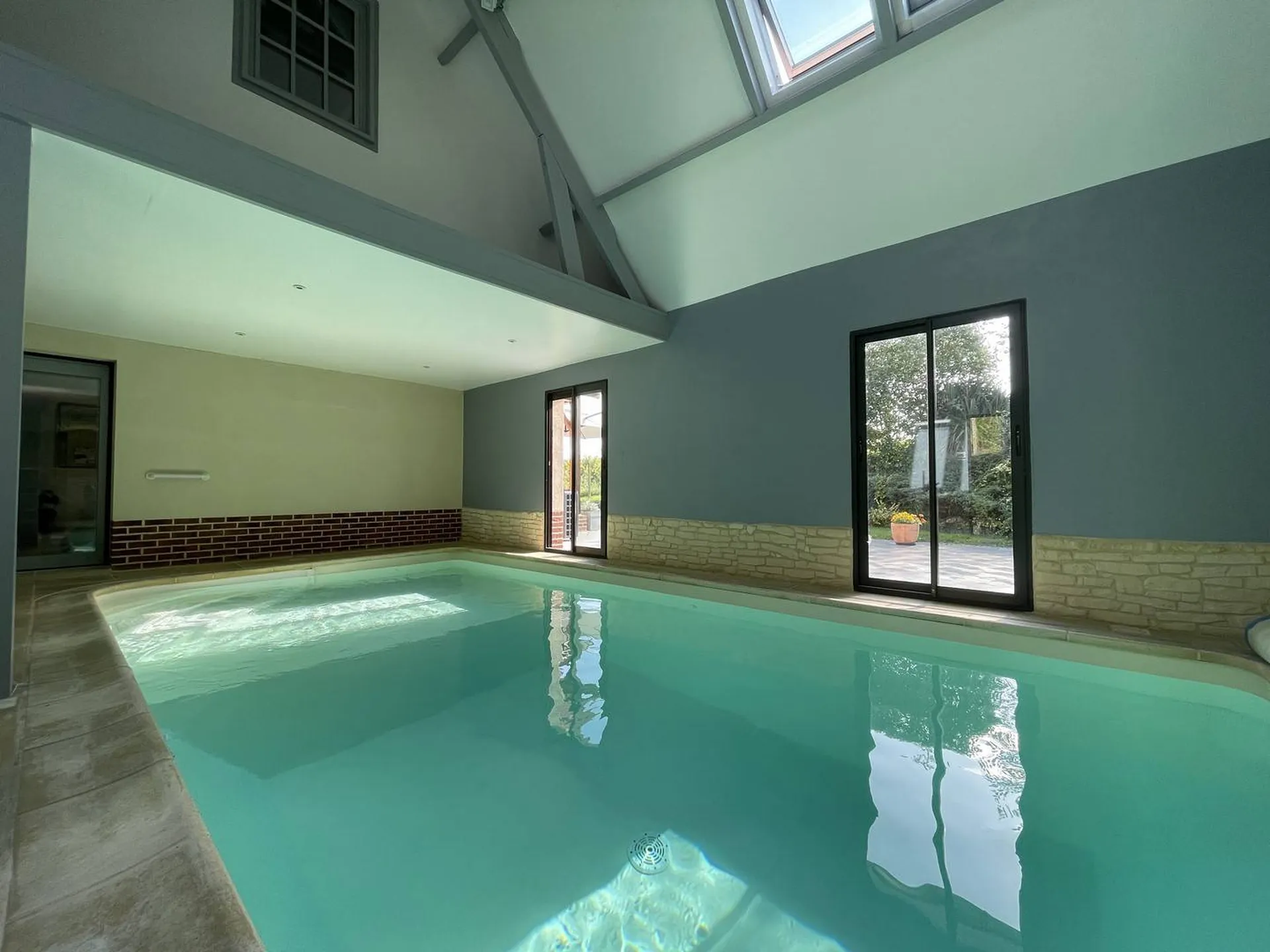 Maison individuelle en bord de rivière de 180m², située à proximité de Neufchâtel-en-Bray, dans un environnement calme et verdoyant, sur son terrain de 1 250m², Seine Maritime, 76