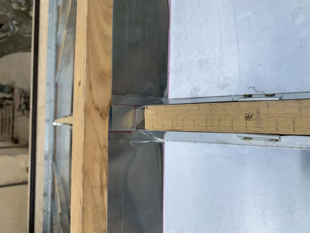 Toiture en zinc à Meyreuil dans les Bouches du Rhônes