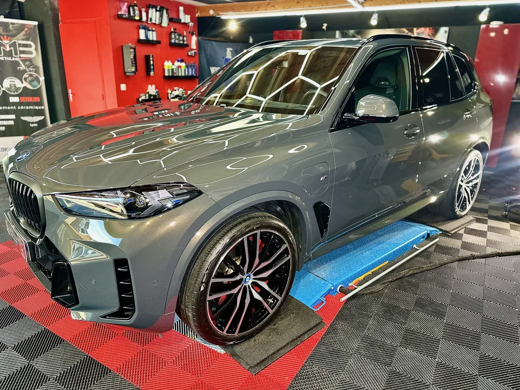Detailing automobile bmw X5 Traitement céramique 