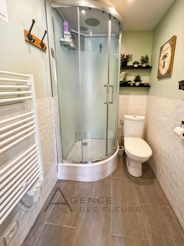 A vendre magnifique propriété de 172 m² habitables édifiée sur 781 m² de terrain sur la commune de FRENEUSE 76410