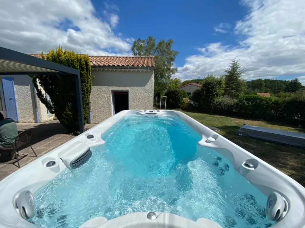 Notre zone d'activité pour ce serviceContrat d'entretien annuel pour spa intérieur haut de gamme avec jets réglables et fonction de luminothérapie à