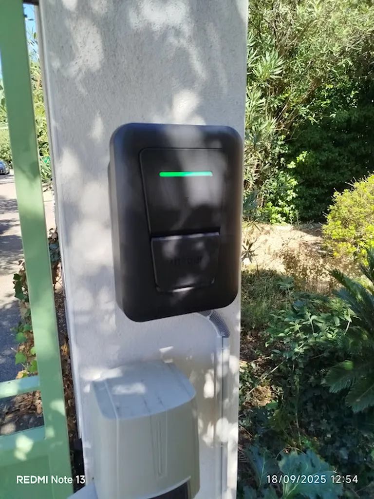 Installation électrique rénovation et borne de recharge avec panneaux photovoltaïques ( batteries de stockage) RGE à Montpellier et ses alentours