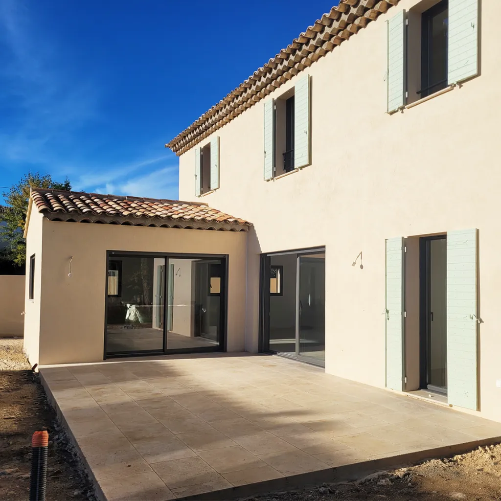 Réception d'un chantier de construction de maison individuelle sur la commune d'Aix en Provence dans les Bouches du Rhône