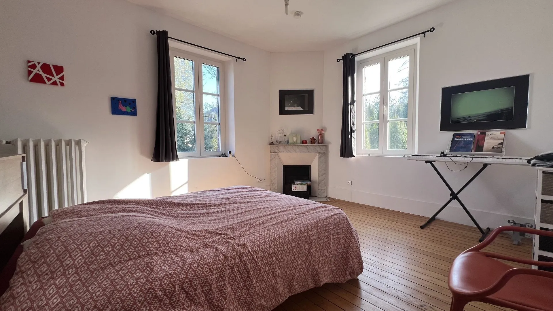 Magnifique demeure de famille 283m², 7 chambres, salle de jeux, patio véranda, dépendances et jardin arboré 6078m², emplacement privilégié centre-ville de Eu 76260.