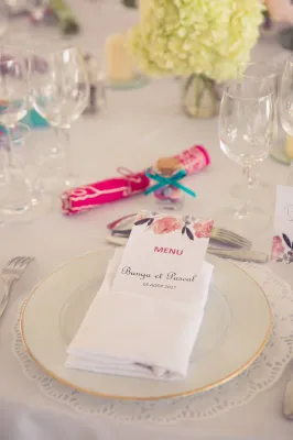 Agence de wedding planner experte pour un mariage franco-asiatique organisé dans l'orangerie d'un élégant Manoir en Ile-de-France