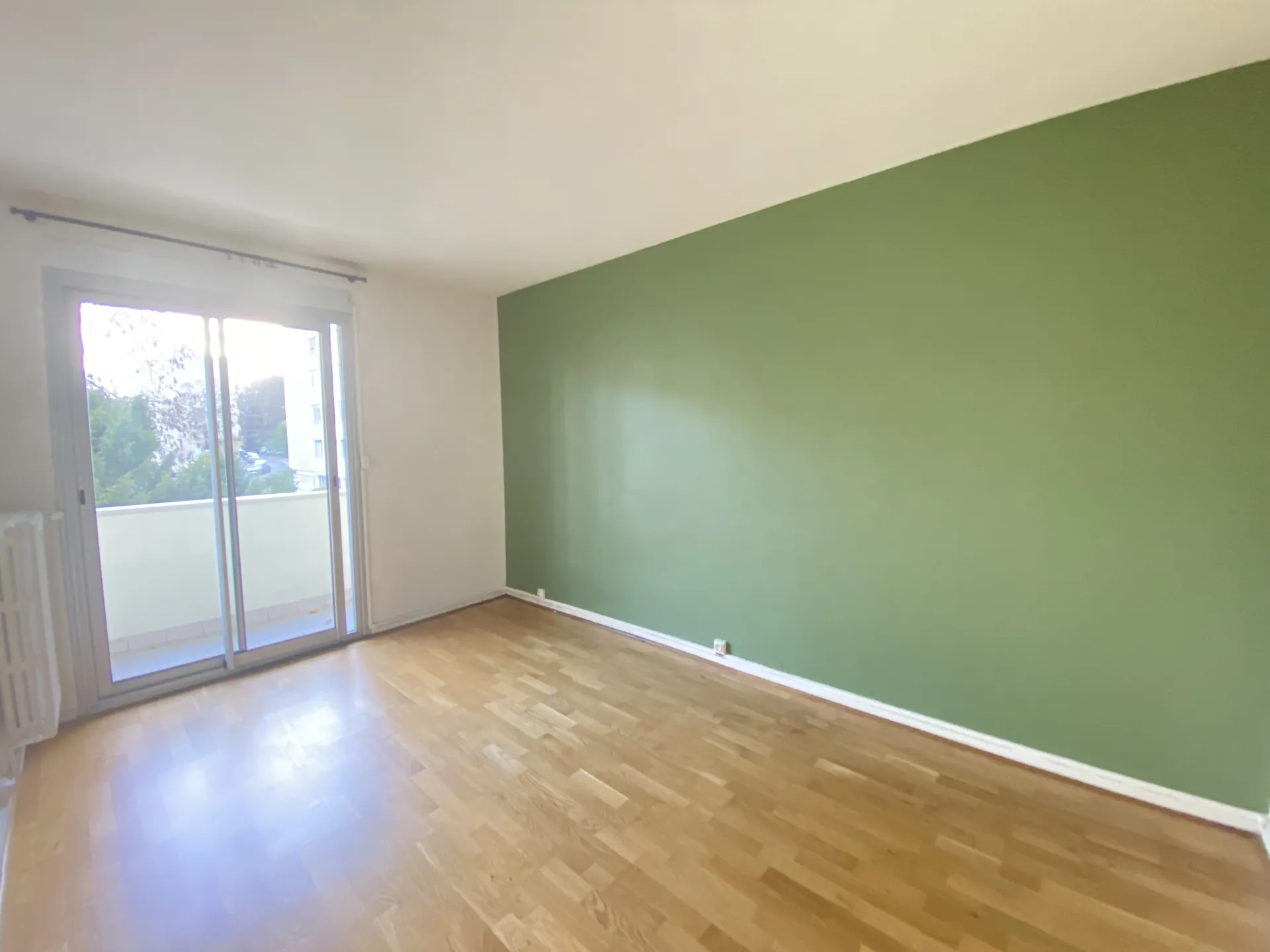 Location Le Pecq Centre Appartement 4 pièces de 65 m² spacieux avec cuisine indépendante et balcon