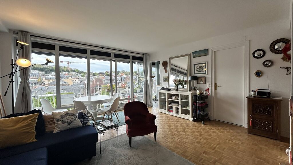 SOUS COMPROMIS Appartement idéalement situé avec balcon, ascenseur, Dieppe, 76 Normandie