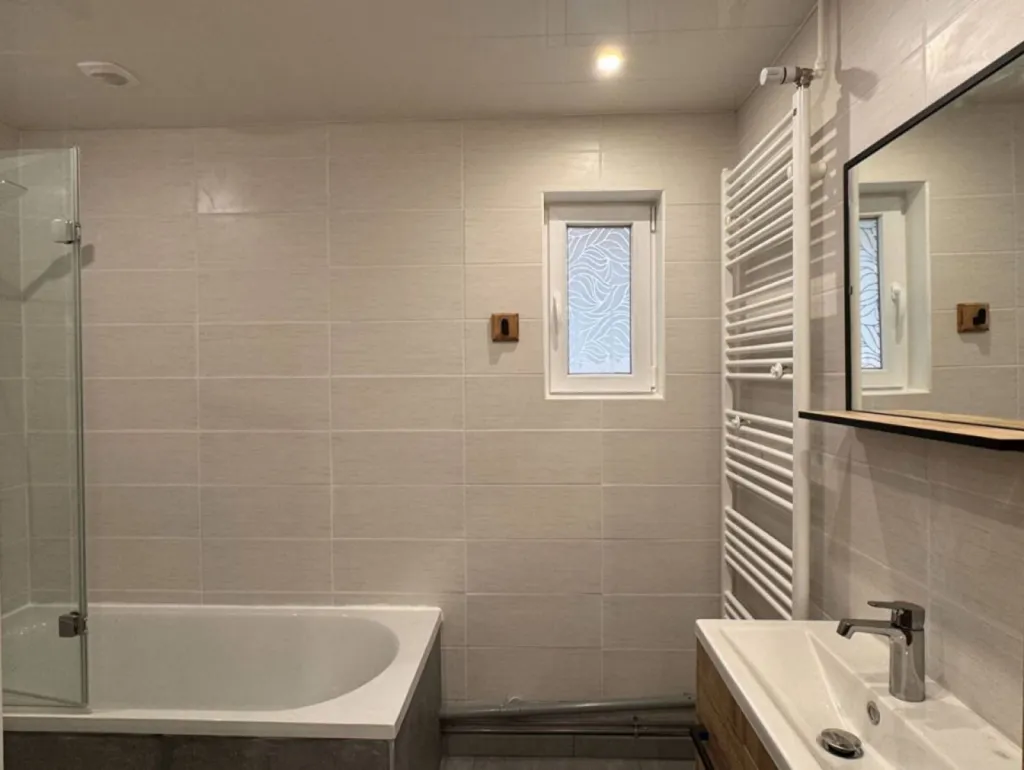 MAISON ENTIEREMENT RENOVEE ROUEN LIMITE BIHOREL