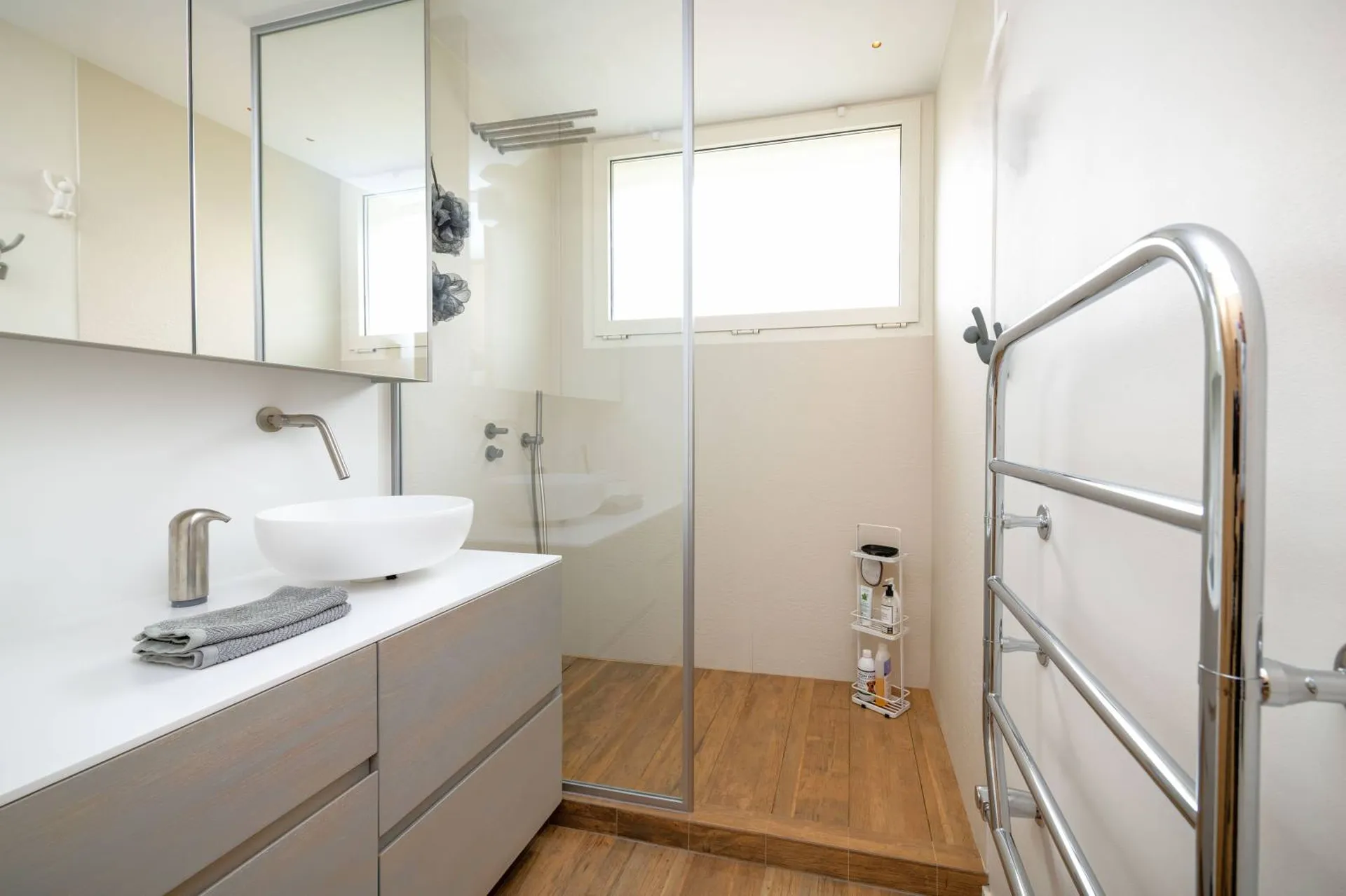 Vente appartement T3 Cassis à proximité immédiate du port entièrement refait en dernier étage dans petite résidence sécurisée
