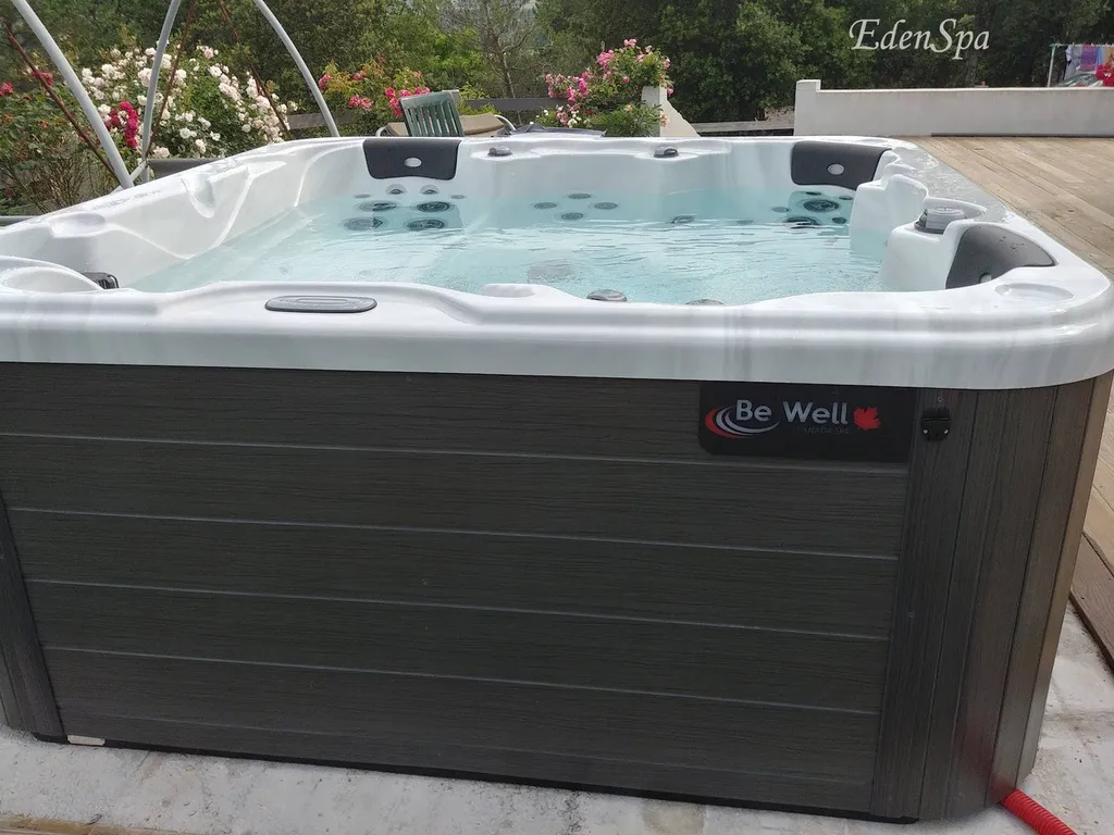 jacuzzi canadien exterieur var