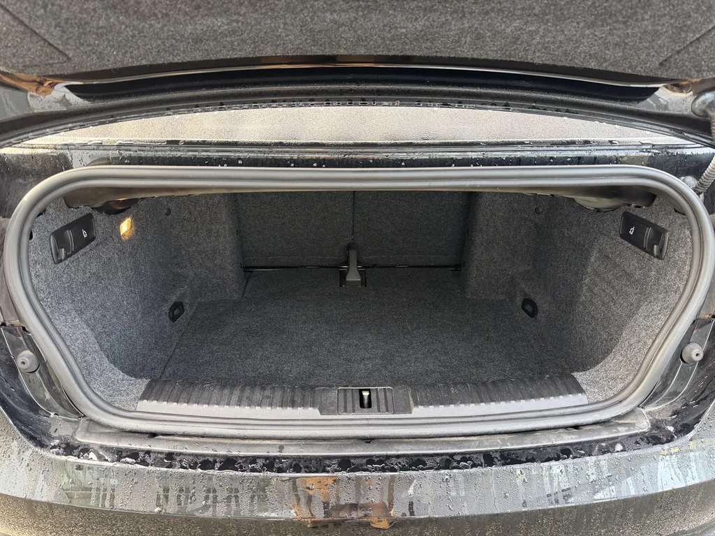 Audi A3 Cabriolet occasion à La Frénaye : voiture essence révisée proche du Havre, de Rouen et d'Yvetot.