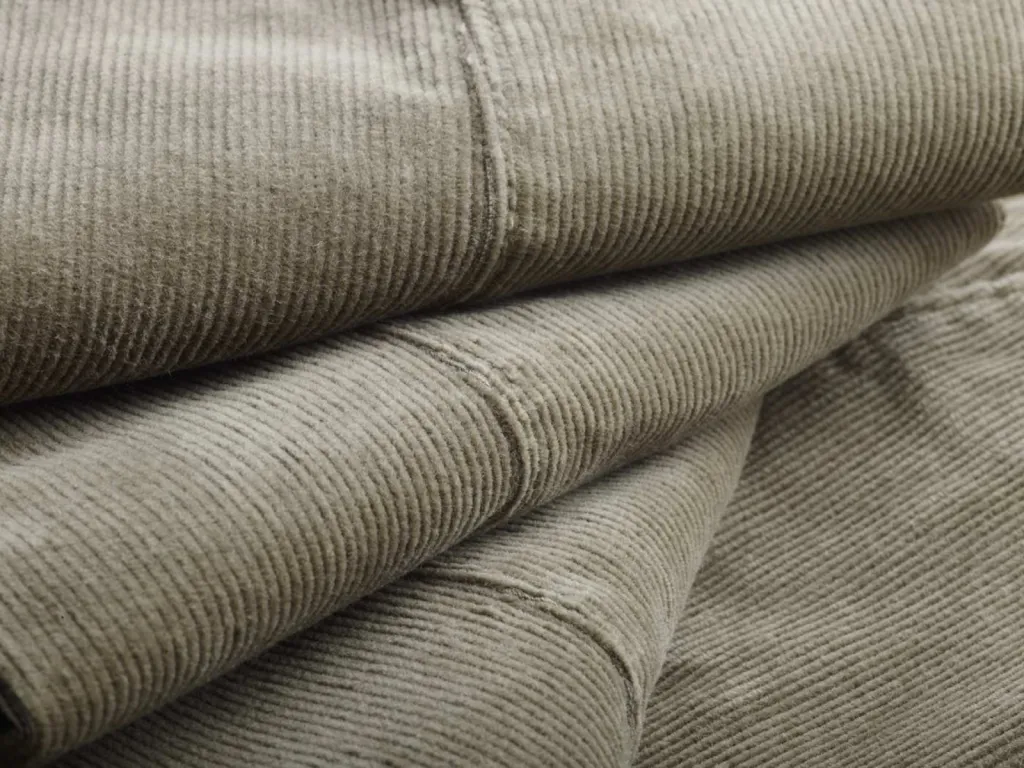 photographe zoom textile velours milleraies vert amande