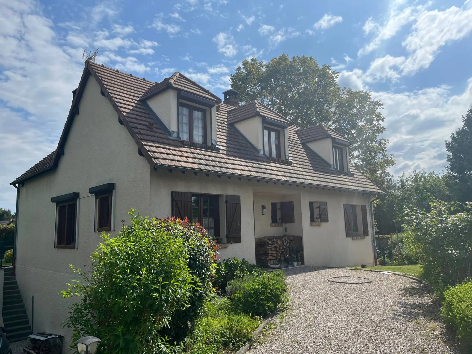 Pavillon d'architecte viable de plain pied à vendre à Saint Sauveur sur Ecole, 77930 - Construction de qualité !