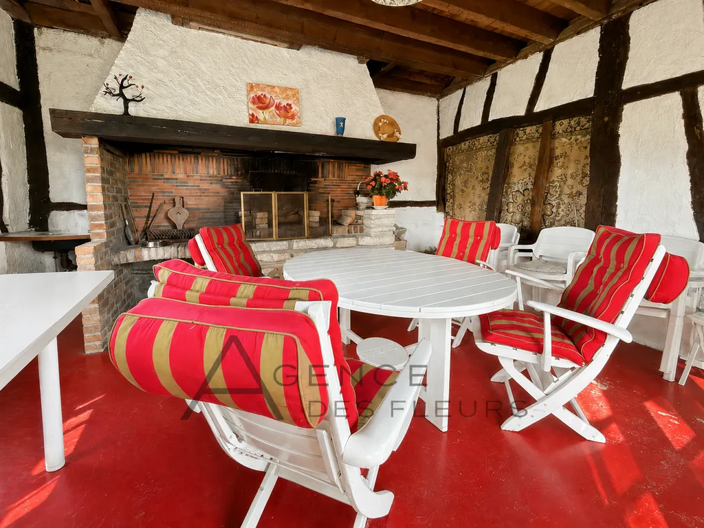 À vendre, propriété d'exception de 265 m² sur un terrain de 5200 m² située à LA SAUSSAYE 27370