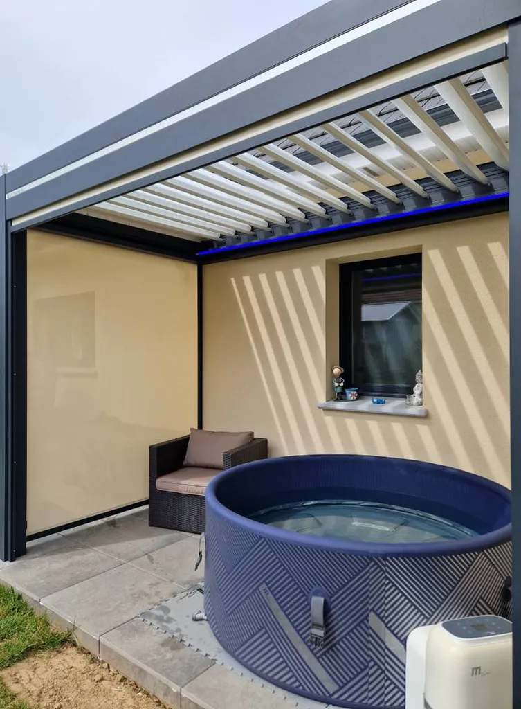 PERGOLA A LAMES ORIENTABLES + RETRACTABLES