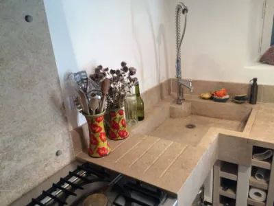 Pierre naturelle au 36 rue de Bourgogne à Paris