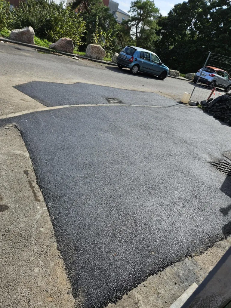Devis pour réfection d'enrobés d'une partie des trottoirs et des routes à Beynost dans l'Ain suite à l'usure du goudron