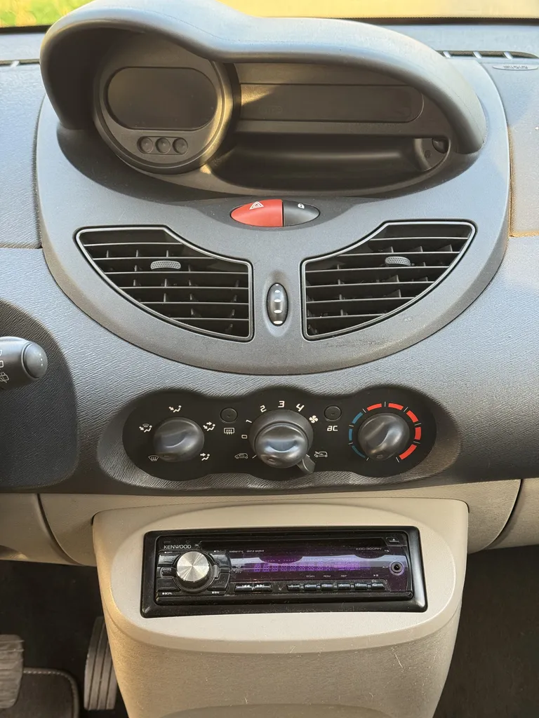 TWINGO 1.2L 75 CHV ESSENCE 2 EME MAIN / ENTRETIEN COMPLET / DISTRIBUTION OK