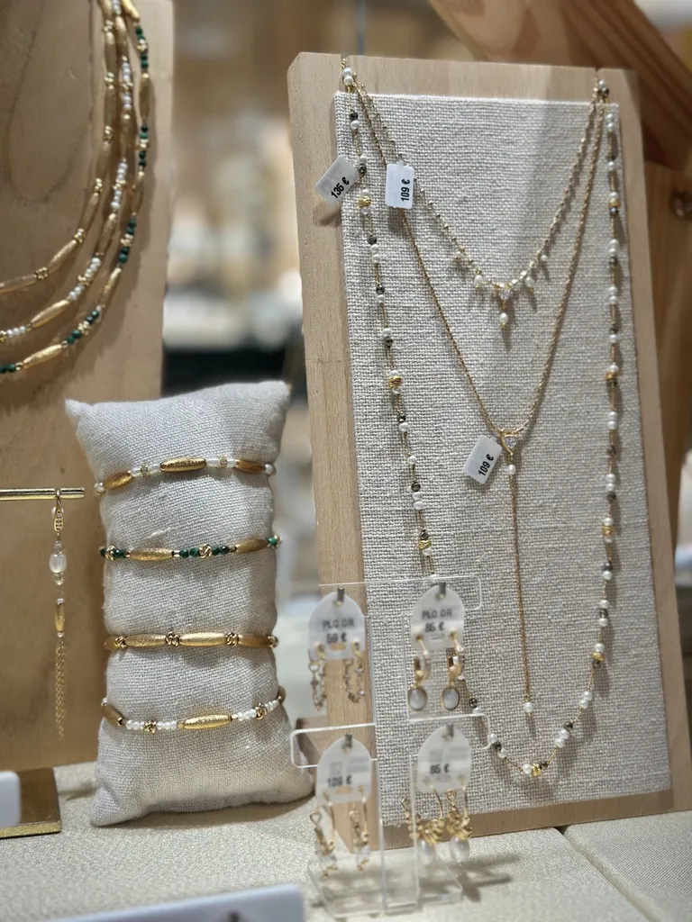 Trouver colliers HANKA IN élégants et féminins à Dieppe proche Le Havre