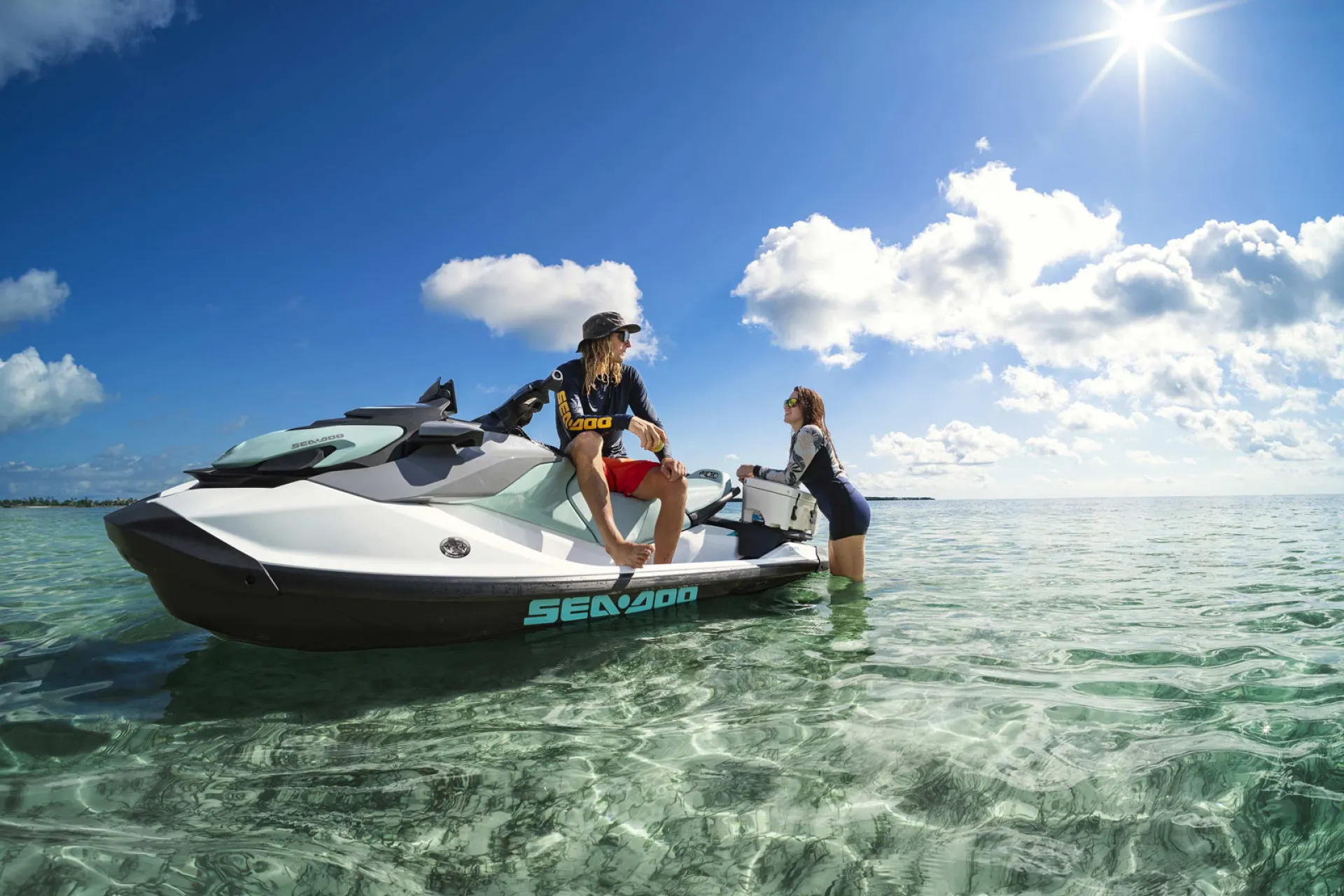 Moment de Fun au Cap d'Agde sur l'eau de la méditerranée 