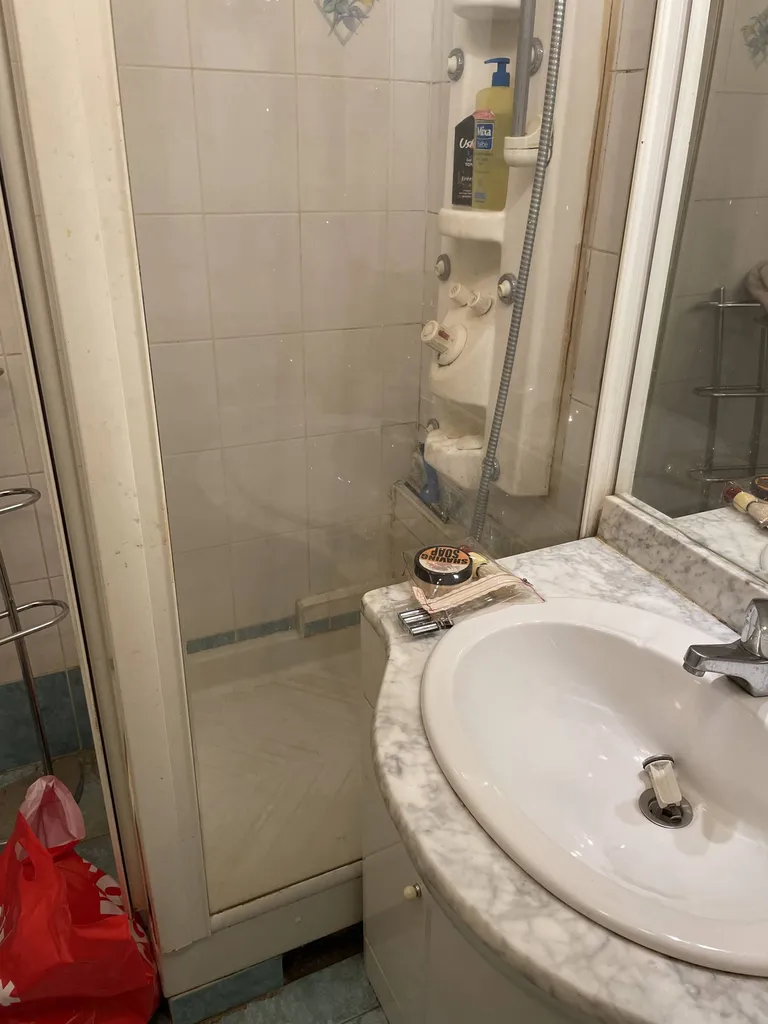 Avant rénovation de salle de bains d'un appartement à Tassin la Demi Lune près de Lyon (69)