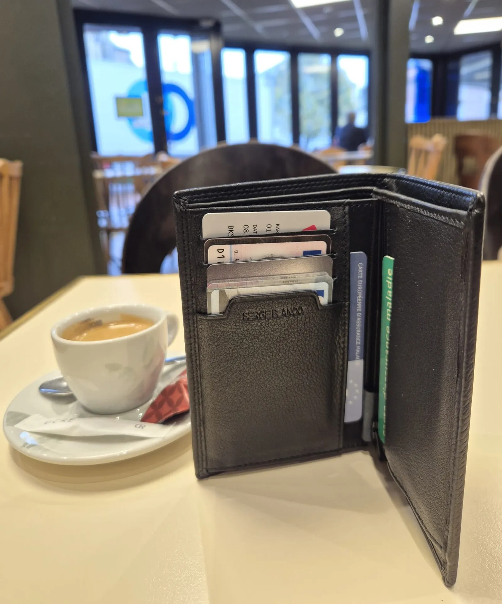 Portefeuille en cuir Serge Blanco disponible chez Evasion Eu