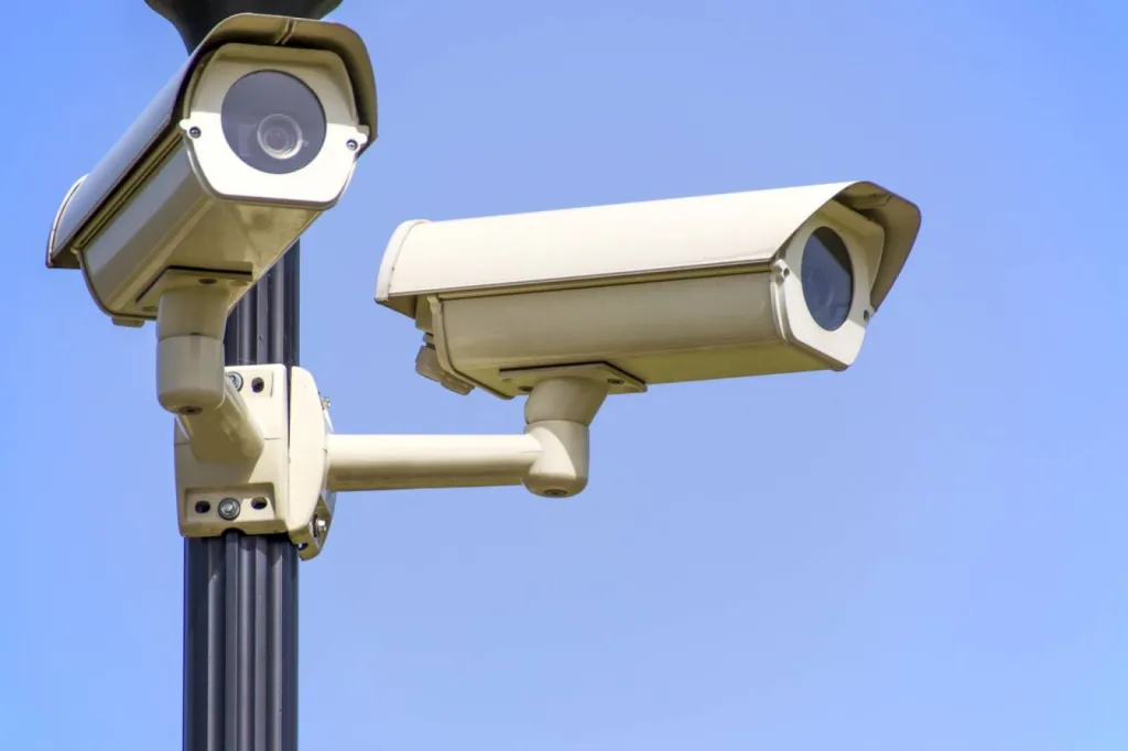Comprendre ce qu'est le NVR : Network Video Recorder, DVR Digital Video Recorder, le nvr c'est quoi ? comment fonctionne mon système de vidéosurveillance pour mon entreprise dans les bouches du rhone, vaucluse