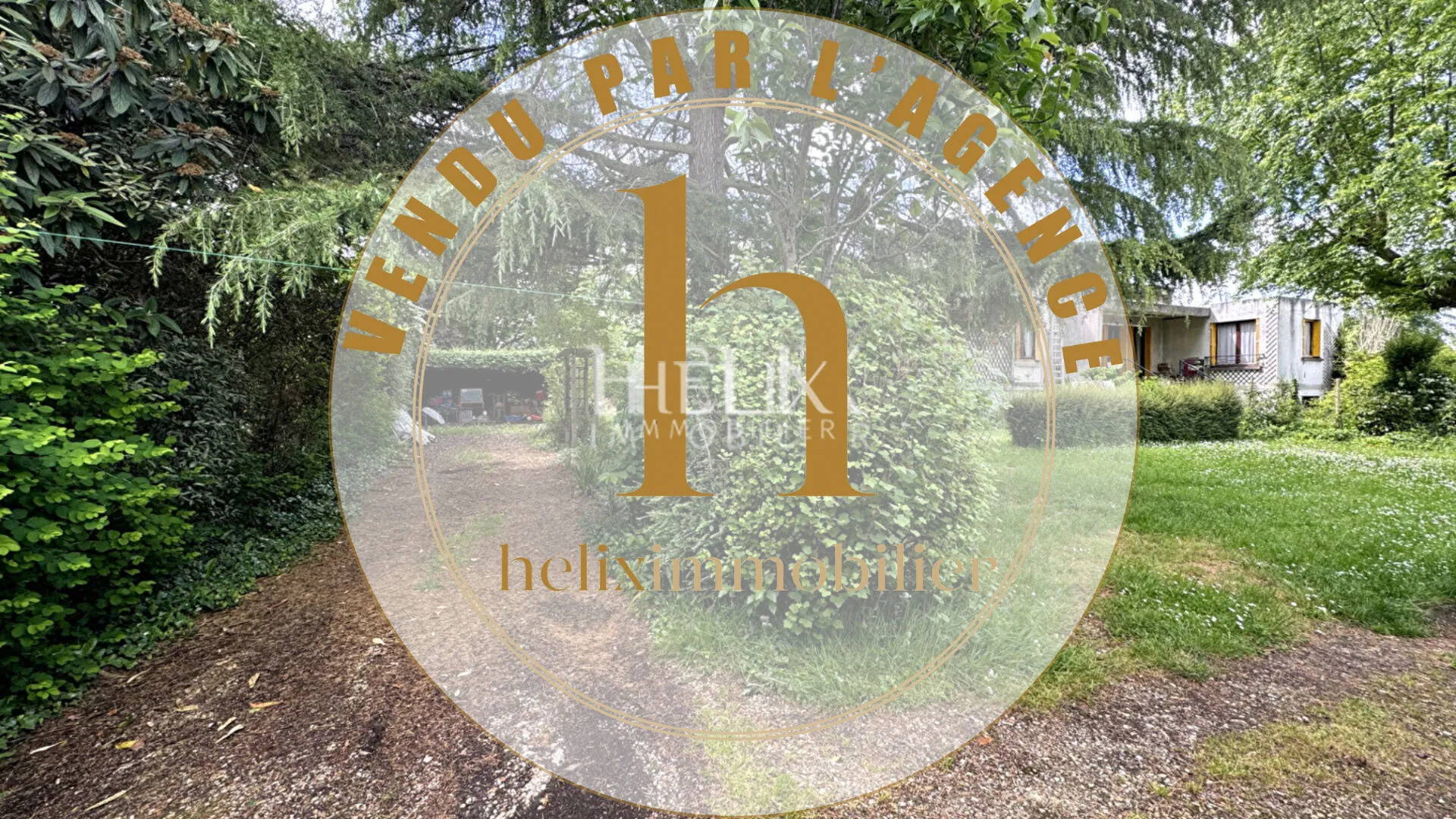 Vente réalisée par notre agence de Saint Germain en Laye maison sur un terrain de 1200 M2 pour un beau projet de famille