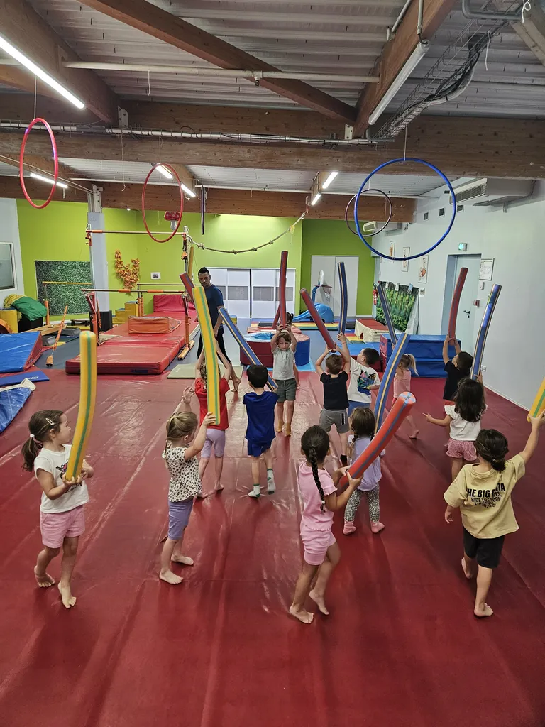 Les stages GYM EdenKids excellente façon de gagner en confiance en soi et tester les activités EdenKids