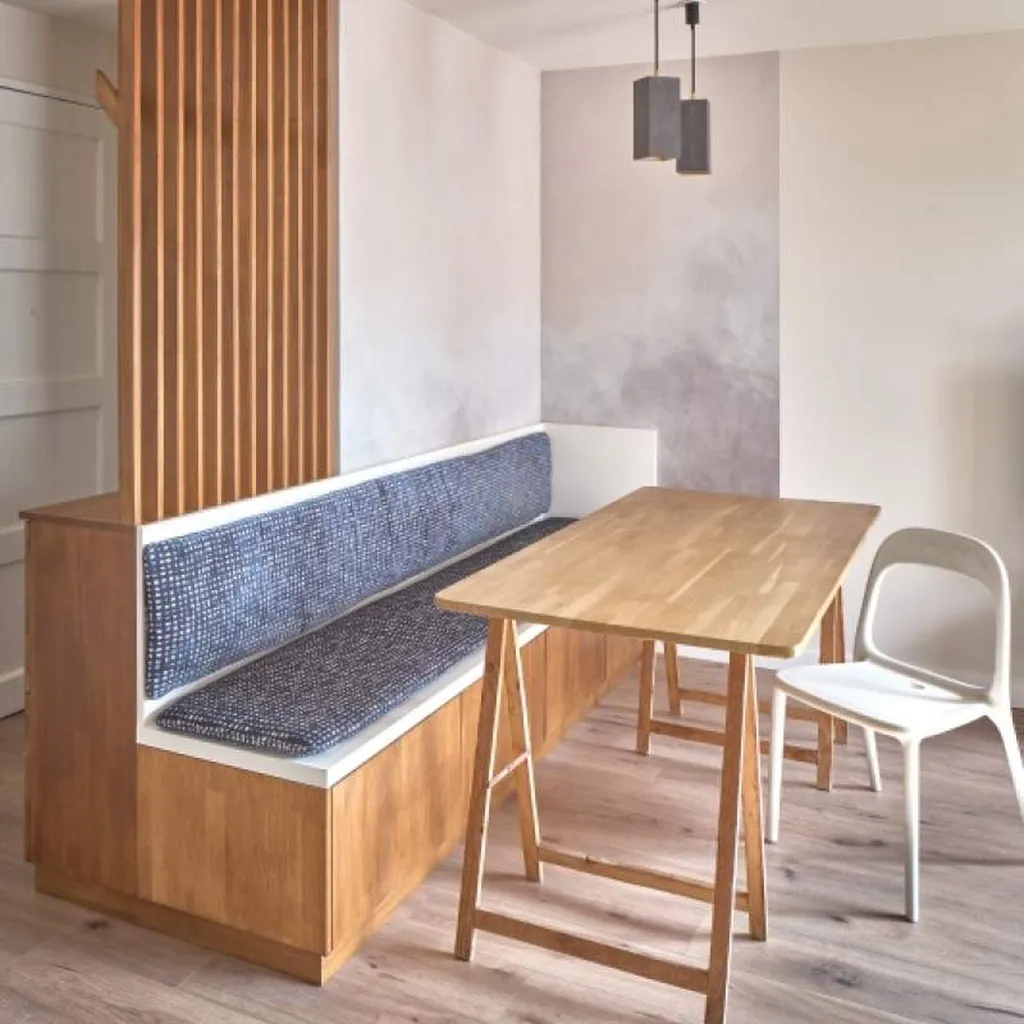 Architecte d’intérieur à Toulouse pour la rénovation d'appartements minimalistes avec isolation écologique et mobilier sur-mesure en bois massif
