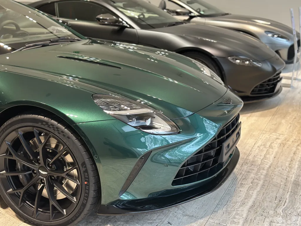 Film de protection PPF Aston Martin Vantage spécialiste de la protection carrosserie sur l’Ouest Lyonnais proche Tassin la demi lune 