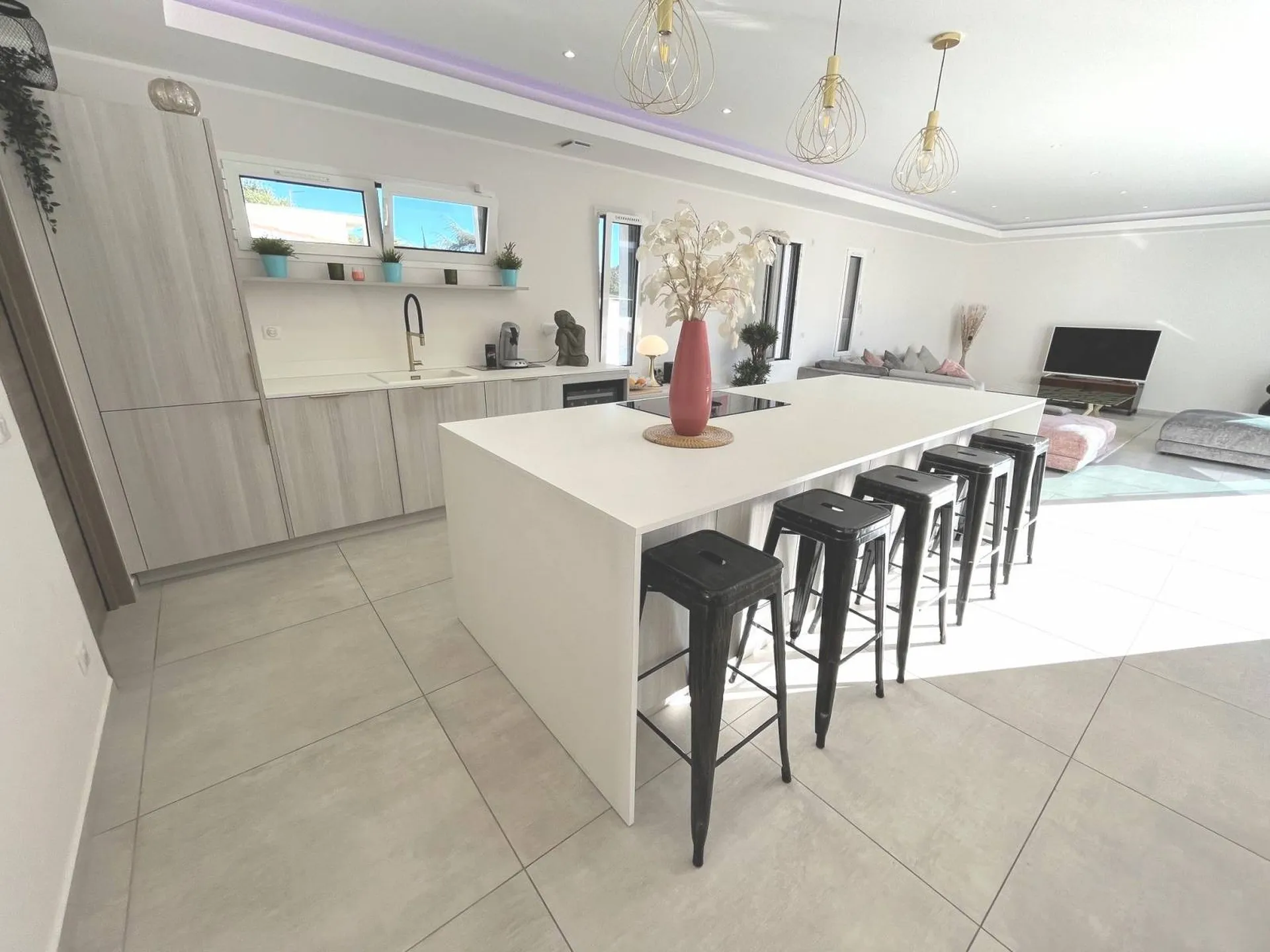 maison de plain pied à vendre sur Carnoux avec piscine