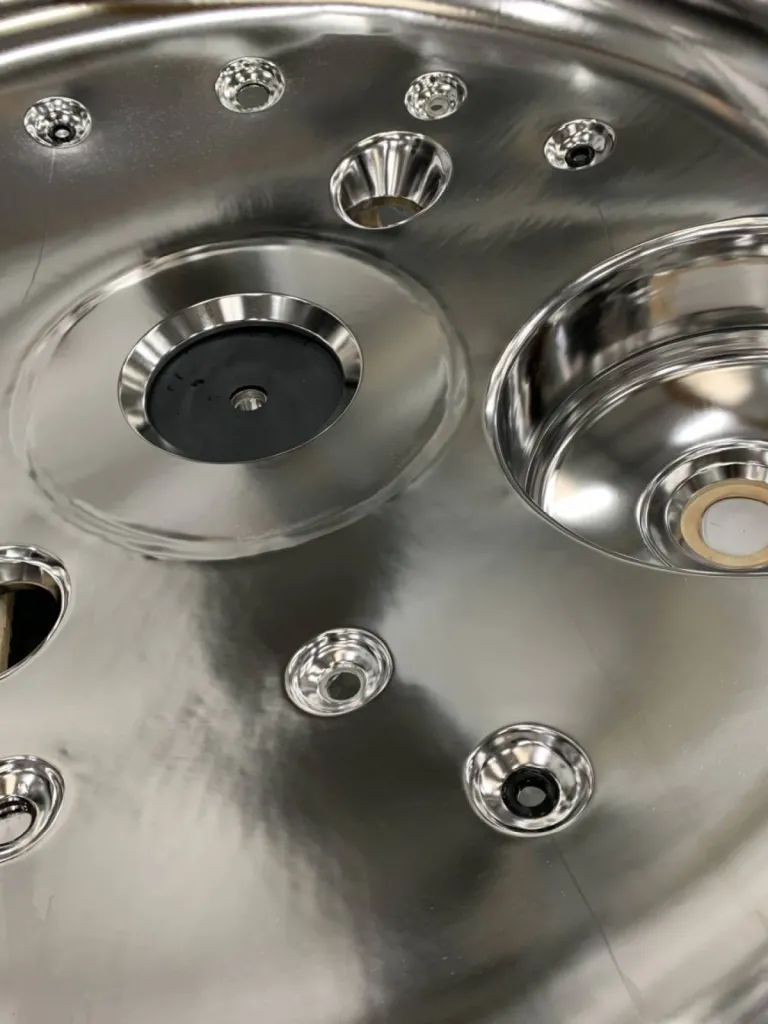 Traitement des aciers inoxydables en atelier avec MAYET à Lyon (69) et DBP AQUITAINE à Bordeaux (33)