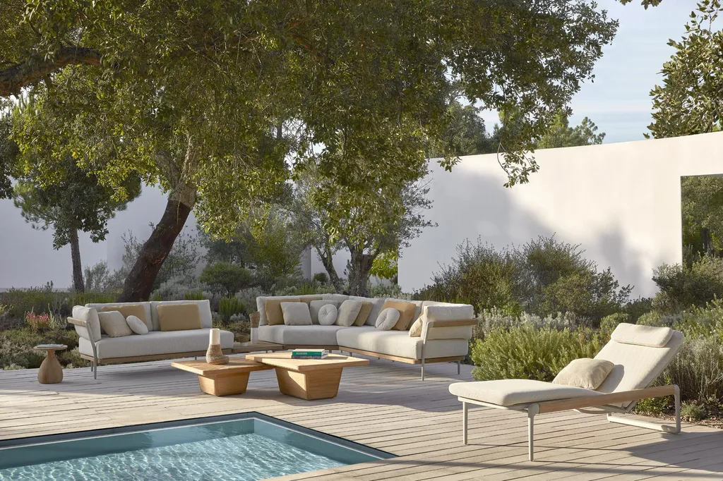 Transformation d’une maison de 220 m² à Bordeaux par une architecte d’intérieur, avec terrasse et extérieur végétalisé haut de gamme